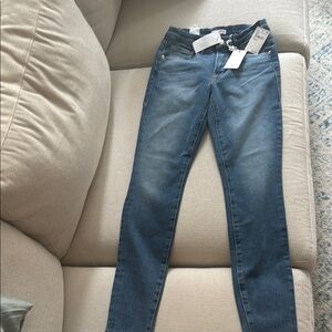 Good American Blue Skinny Jeans with Distressed Look